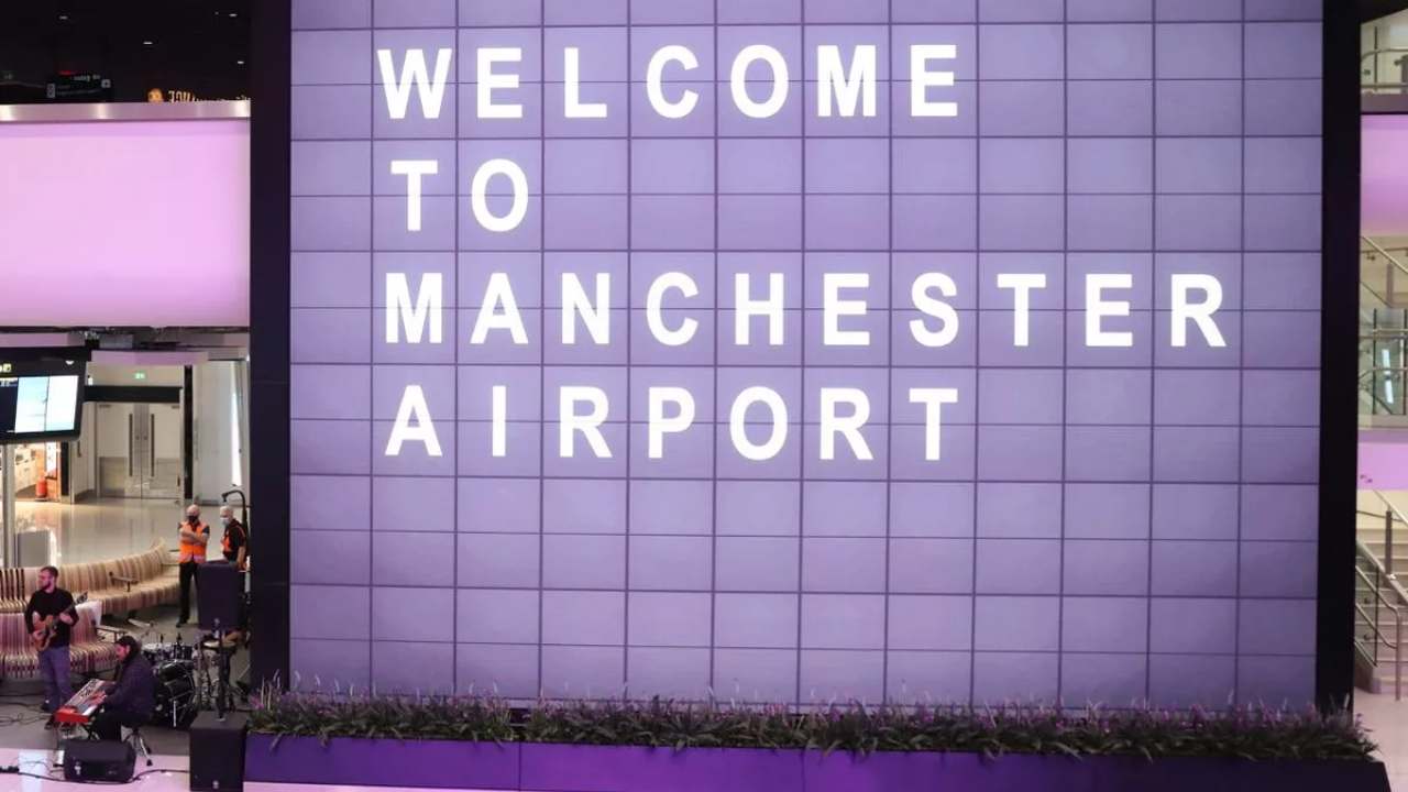 Ryanair Manchester Terminal - Departures, Arrival & Service Info